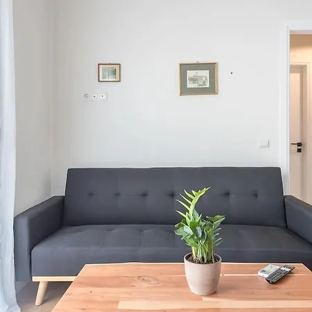 Zen-calm, Pagrati Apartment *