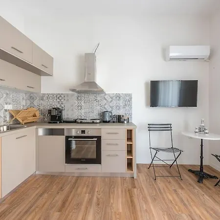 Zen-calm, Pagrati Apartment Athens